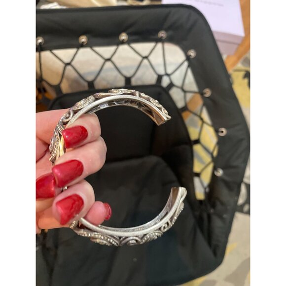 This is a Brighton Anahita silver-plated scrolled hinged bangle bracelet with Sw - Picture 4 of 8